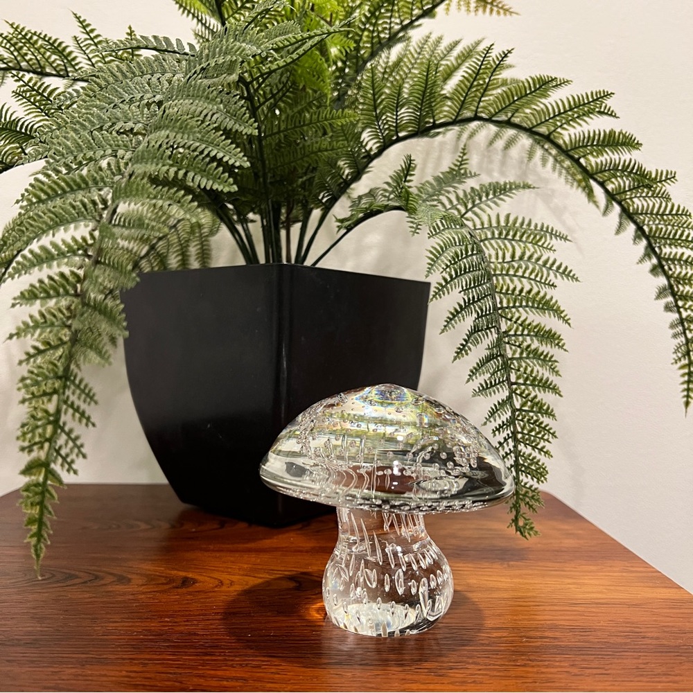 Clear Glass Controlled Bubble Mushroom Paperweight